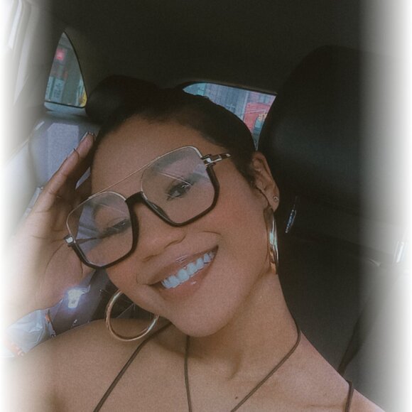 Meet your Posher, Keelicia - Picture 4 of 4